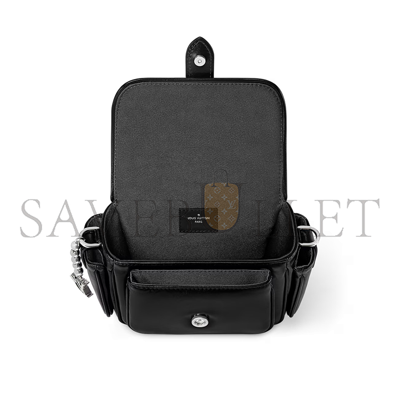 LOUIS VUITTON CARGO WEARABLE WALLET M13989 (23*14*10cm)